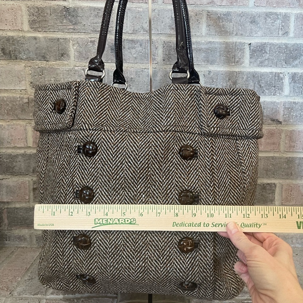 Chic Herringbone Tote Bag with Button Accents - Picture 3 of 13